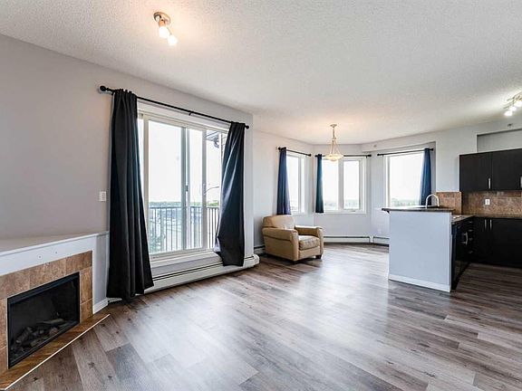 2nd image of 1727 S 54th St SE #425