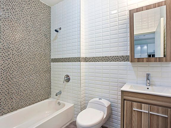 4th image of 199 Chauncey St #2
