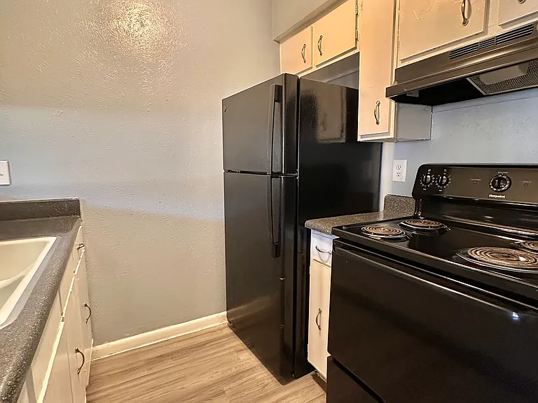 Normandale Place Apartments — Photo 7