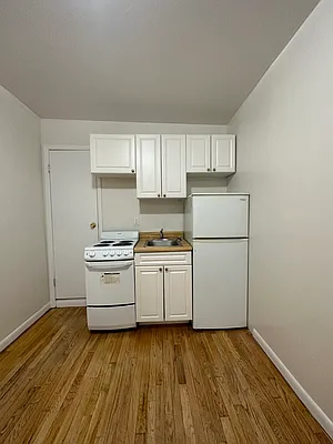 Rented by Peter R. Hungerford, LREB | media 14