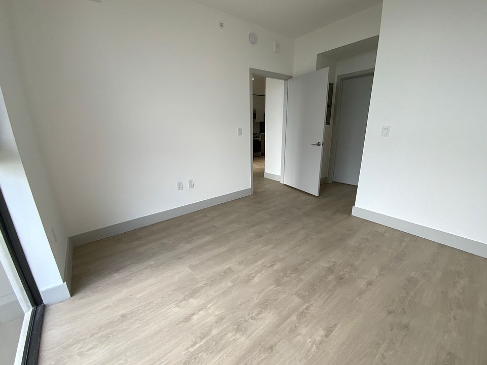 1st image of 1215 NE 110th St #B1