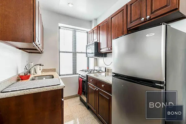 Rented by Bond New York | media 4