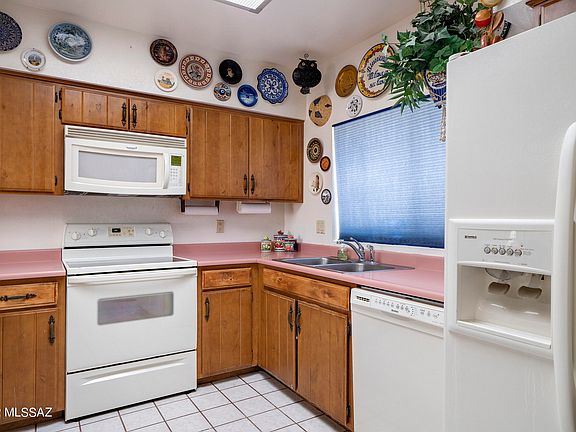 3rd image of 2450 W Tucana St