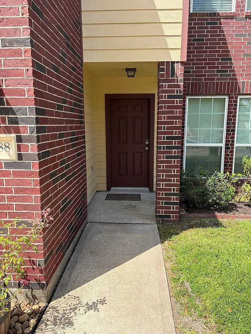 For Lease | 4 Bed, 2.5 Bath | 1,998 Sq Ft | Forest Village Community | — Photo 4