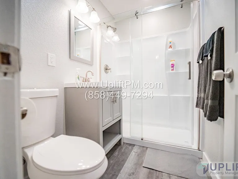 4237 Swift Ave — Photo 4