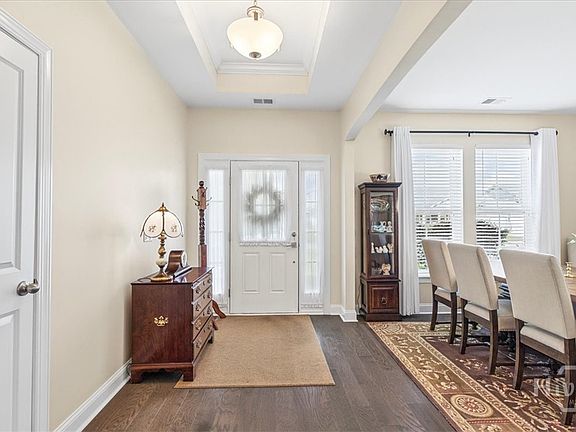 3rd image of 174 Martello Road