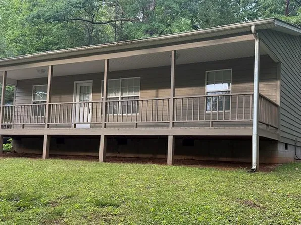 134 Acorn Ln, Warne, NC 28909