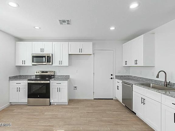 5th image of 428 S 97th Pl #2