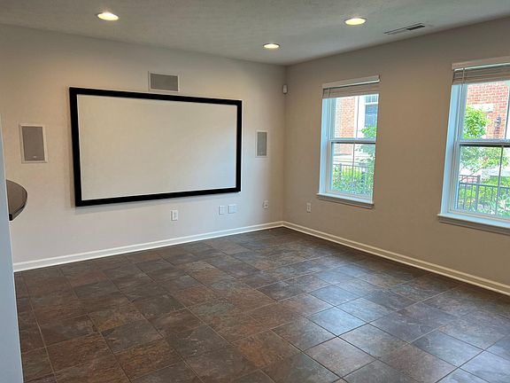 5th image of 9538 Oakley Dr