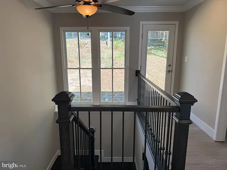 453 Walnut Dr — Photo 9