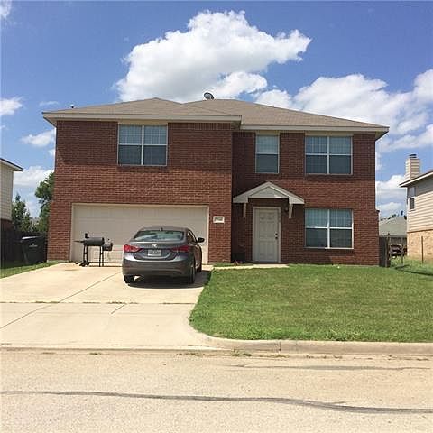 1st image of 536 Cantebury Park Ln