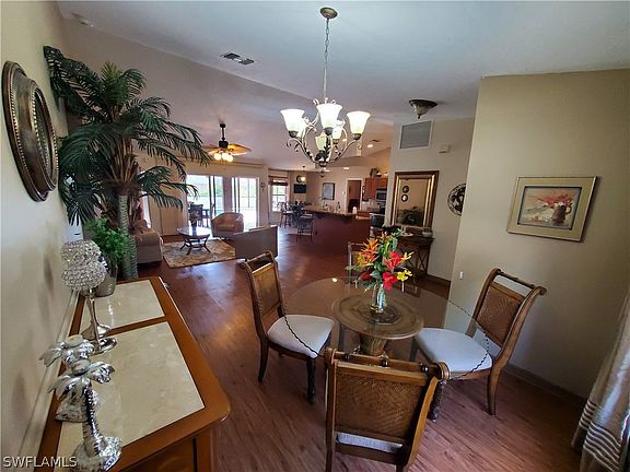 3rd image of 2109 NE 9th Place Cpe
