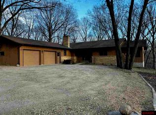 1345 E Pearl St, Kasota, MN 56050