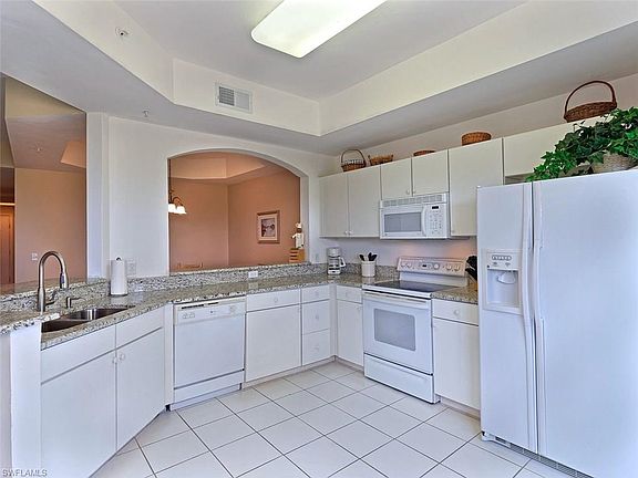 5th image of 4680 Turnberry Lake Dr Unit 105