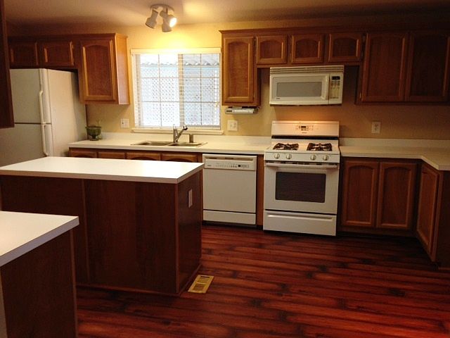 2nd image of 1225 Vienna Dr Spc 87