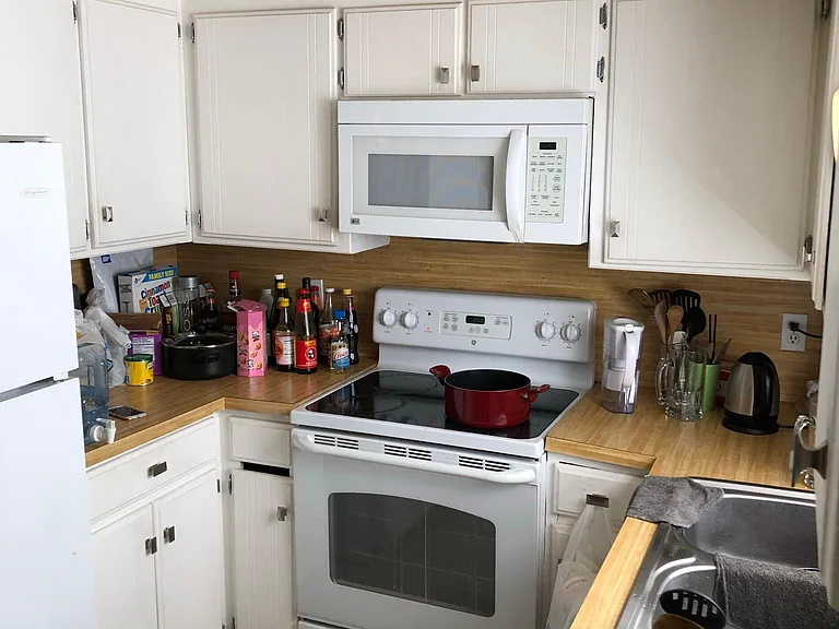 1020 Chowning Ave — Photo 3