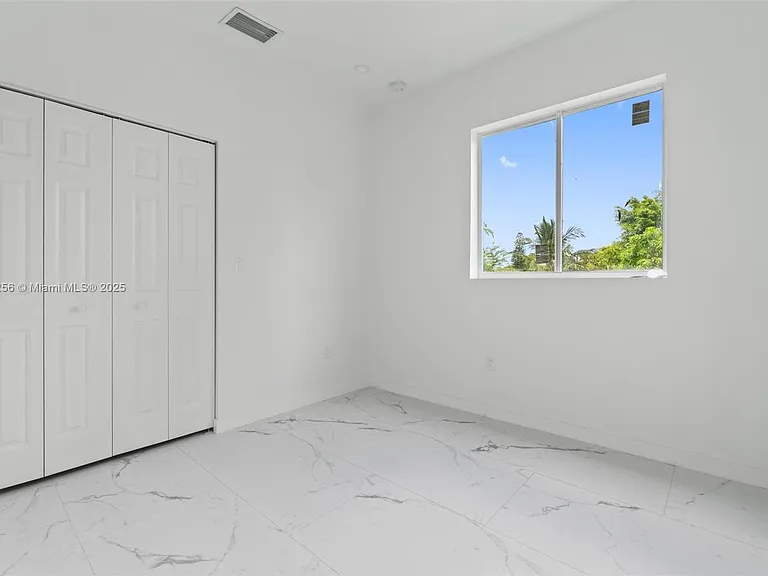 2143 NW 4th St #2 — Photo 9