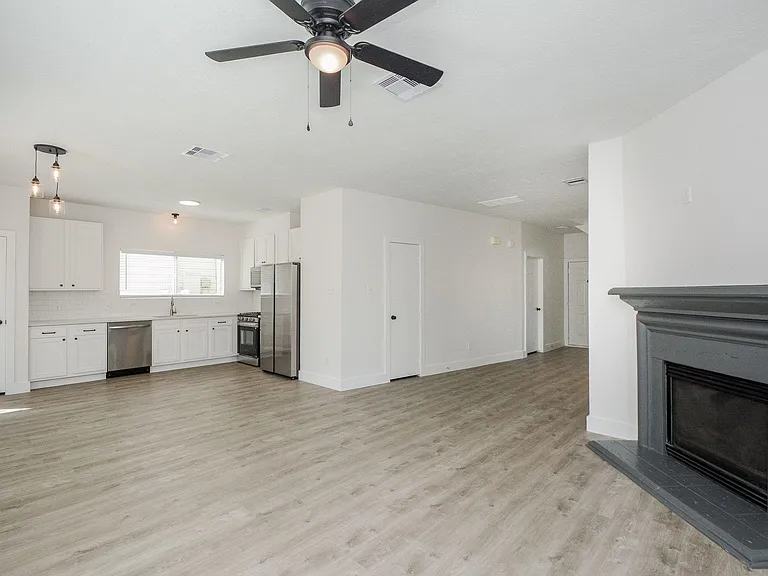 9939 Farrell Dr — Photo 16