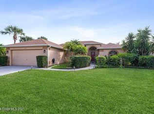 697 Sheridan Woods Dr, Melbourne, FL 32904