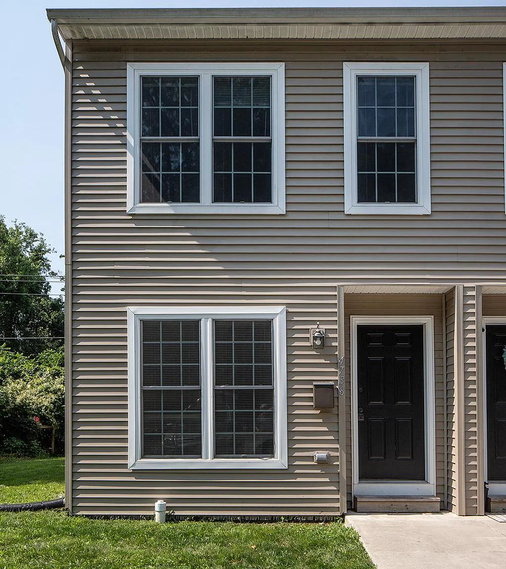 3 bed, 1.5 bath, 1276 sqft, $1,980 — Photo 4