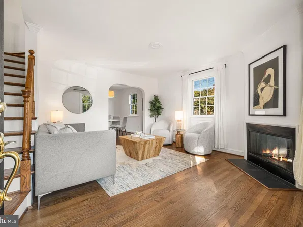 1506 Wayne St, Alexandria, VA 22301