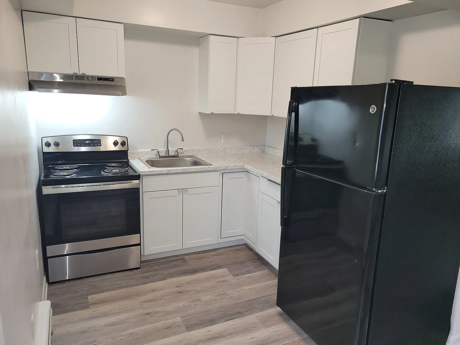 1 bed, 750 sqft, $920 — Photo 2
