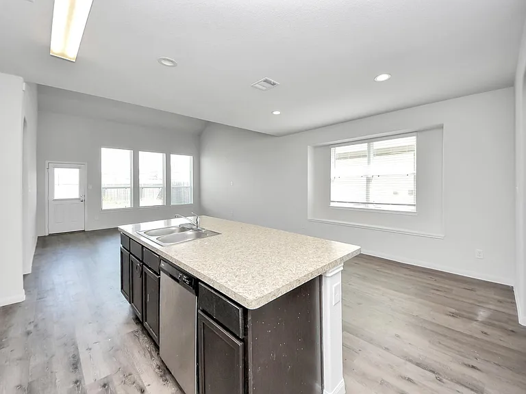 4919 Purple Wisteria Ln — Photo 8