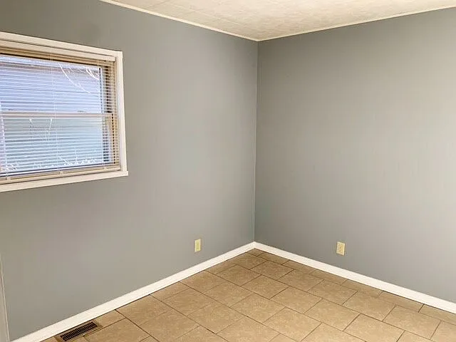 4125 Alberta St — Photo 6