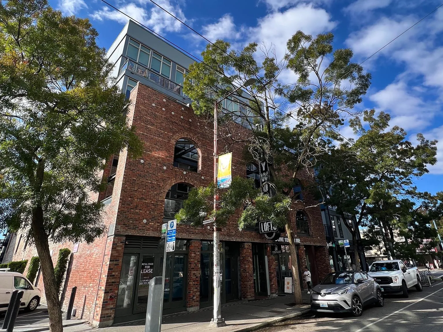1 bed, 830 sqft, $2,695 — Photo 3