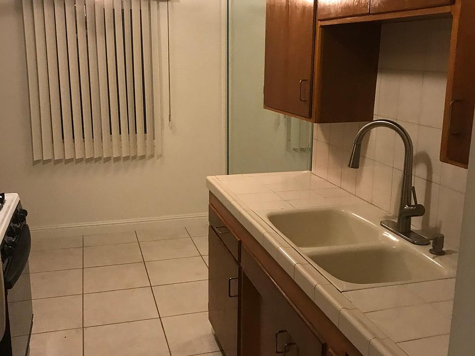 2nd image of 311 Mesa Dr APT 9