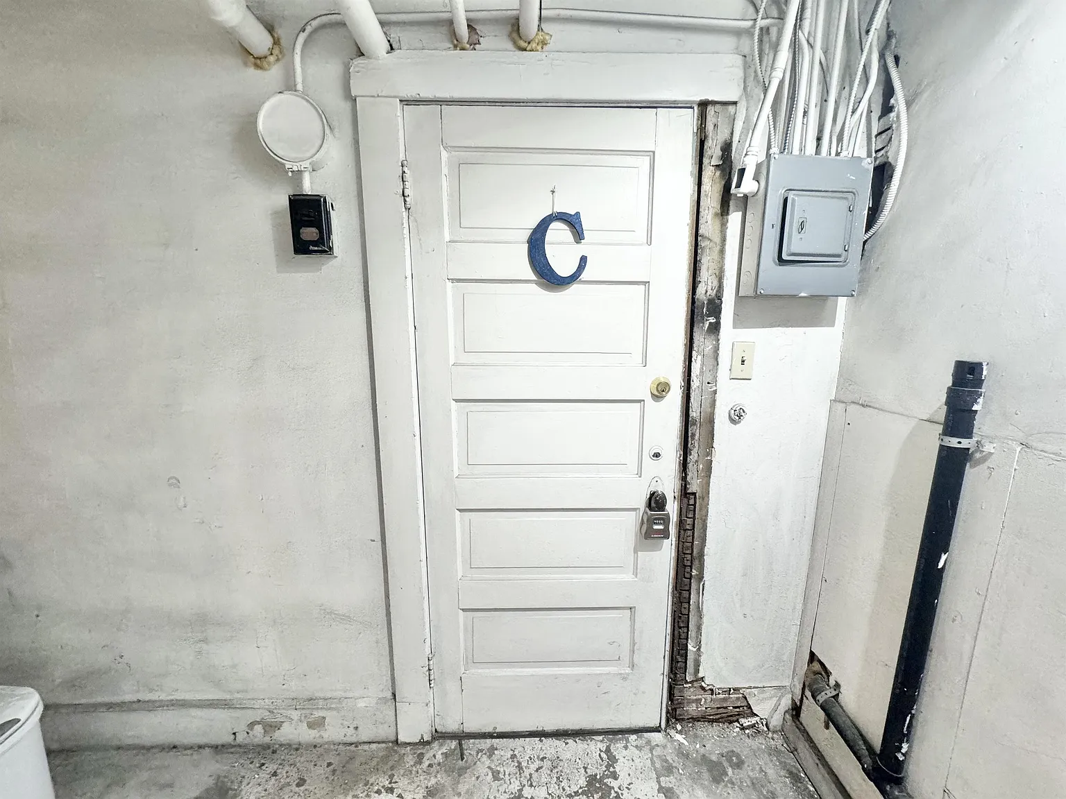 OA - 745 University Ave - KP - C — Photo 1