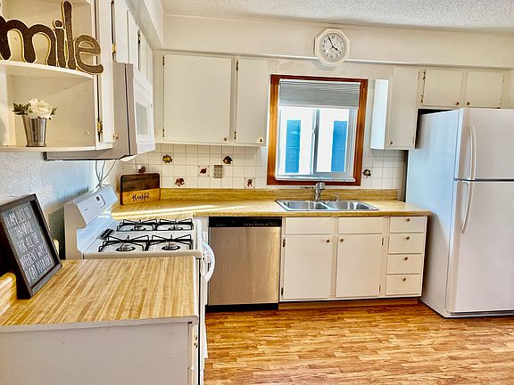 5th image of 908 N Plaza Dr