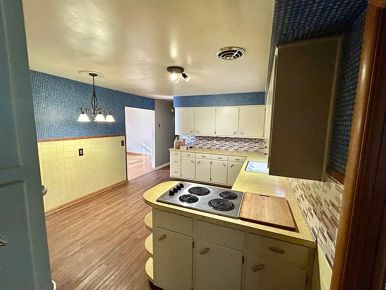 245 Winchester Rd — Photo 4