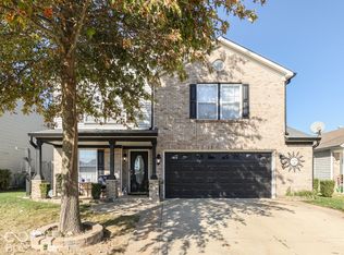 960 Bentgrass Dr, Greenwood, IN 46143