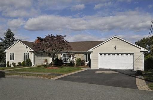 2nd image of 27 Parsons Dr