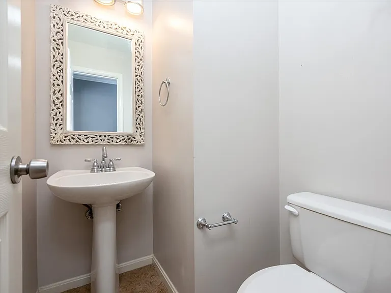 2209 Commissary Cir #284 — Photo 7
