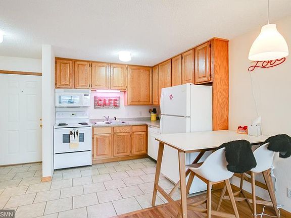 4th image of 391 Grand Ave APT 303