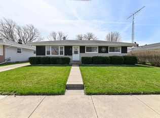 2925 Brentwood Dr, Racine, WI 53403