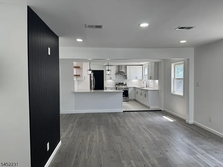 114 Orange Ave — Photo 3