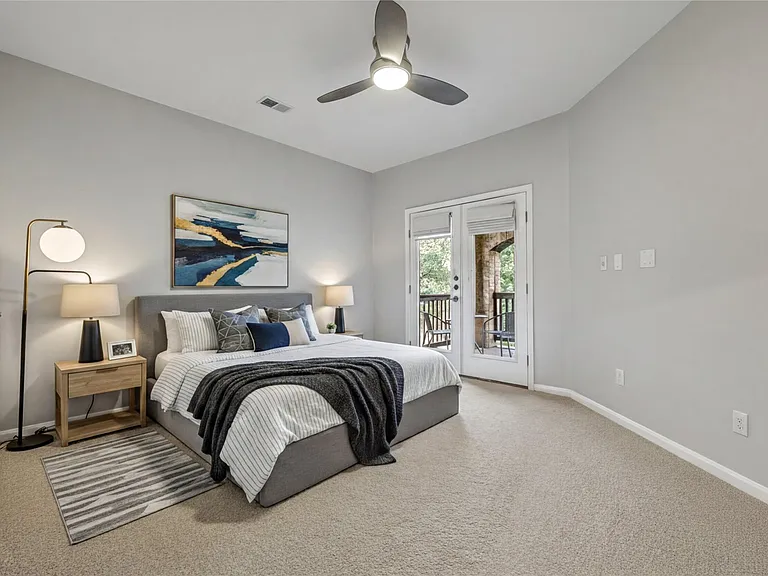10400 Roy Butler Dr — Photo 29