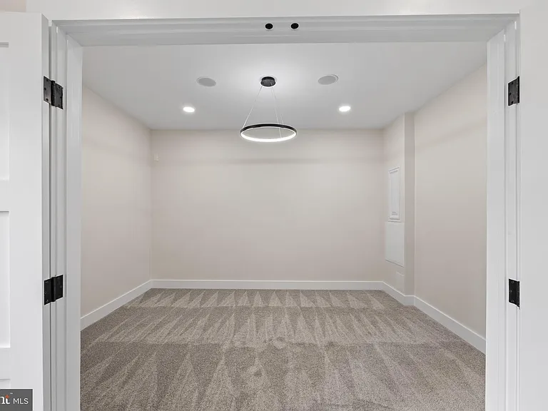 354 Winding Way — Photo 33