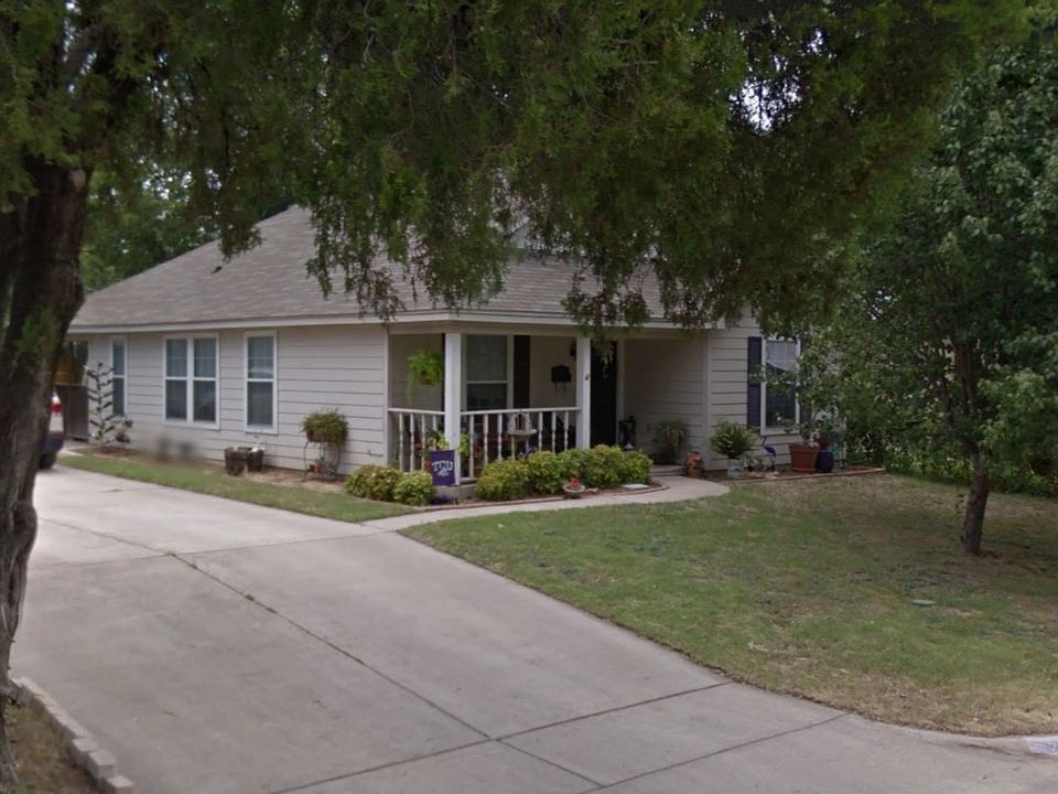1st image of 2728 Gordon Ave