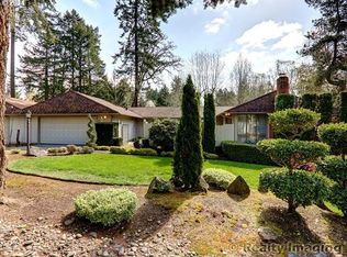 15056 SW Trillium Ln, Beaverton, OR 97007
