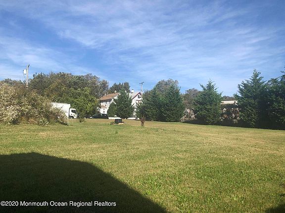 2nd image of 1916 Stratford Ave