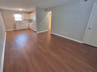 620 E Davis St #D, Burlington, NC 27215