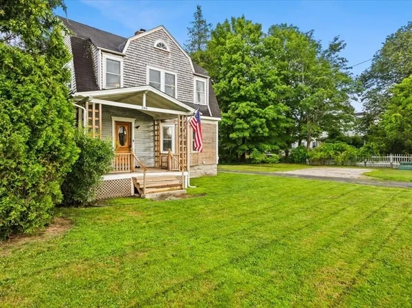 544 Main St, Acushnet, MA 02743