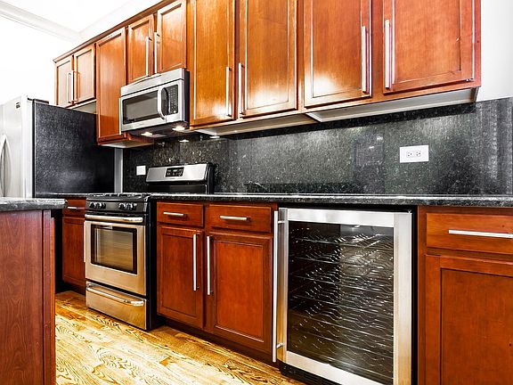 5th image of 4627 S Langley Ave APT 1