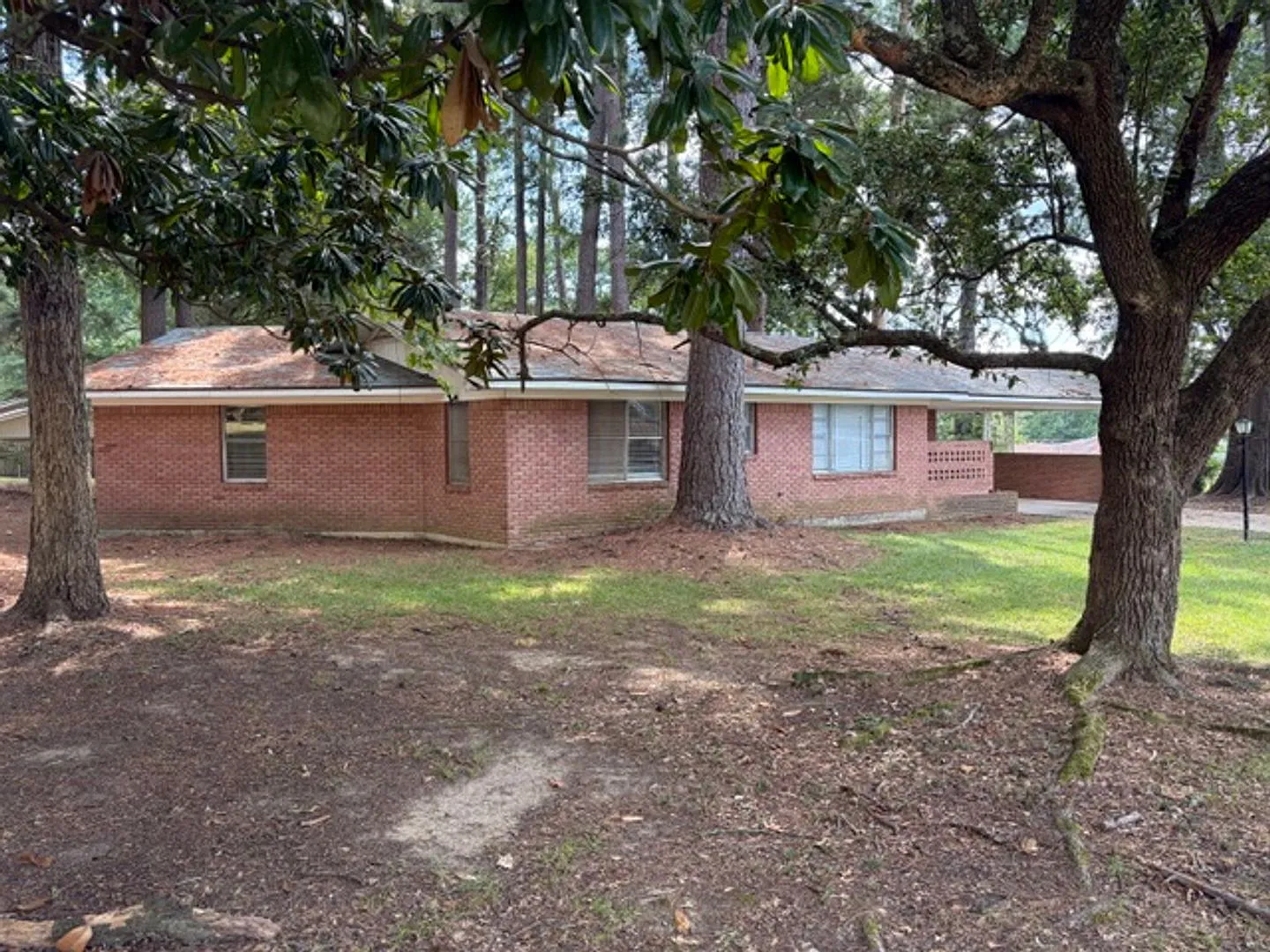 3 Bed, 2 Bath in Southern Hills — Photo 2