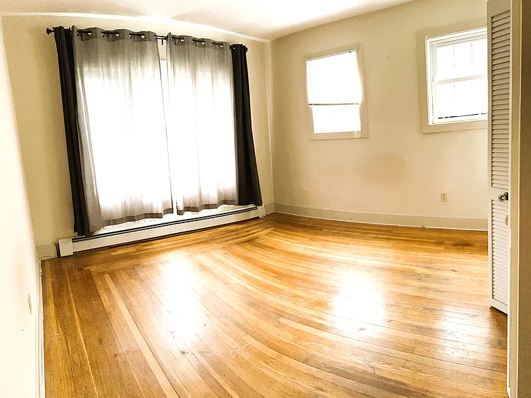 1732 Whitney Ave #A — Photo 2