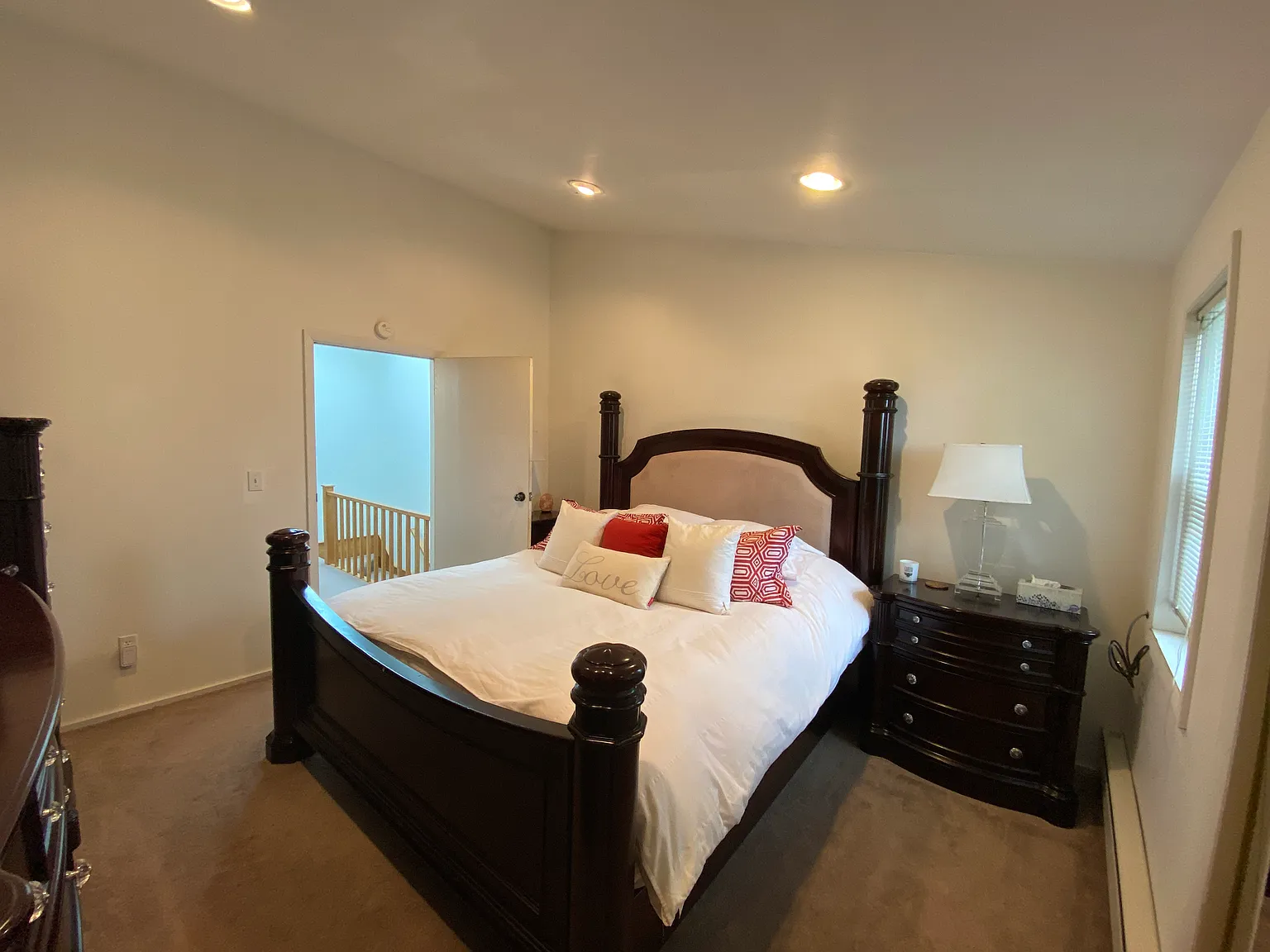 4 bed, 2500 sqft, $3,375 — Photo 4